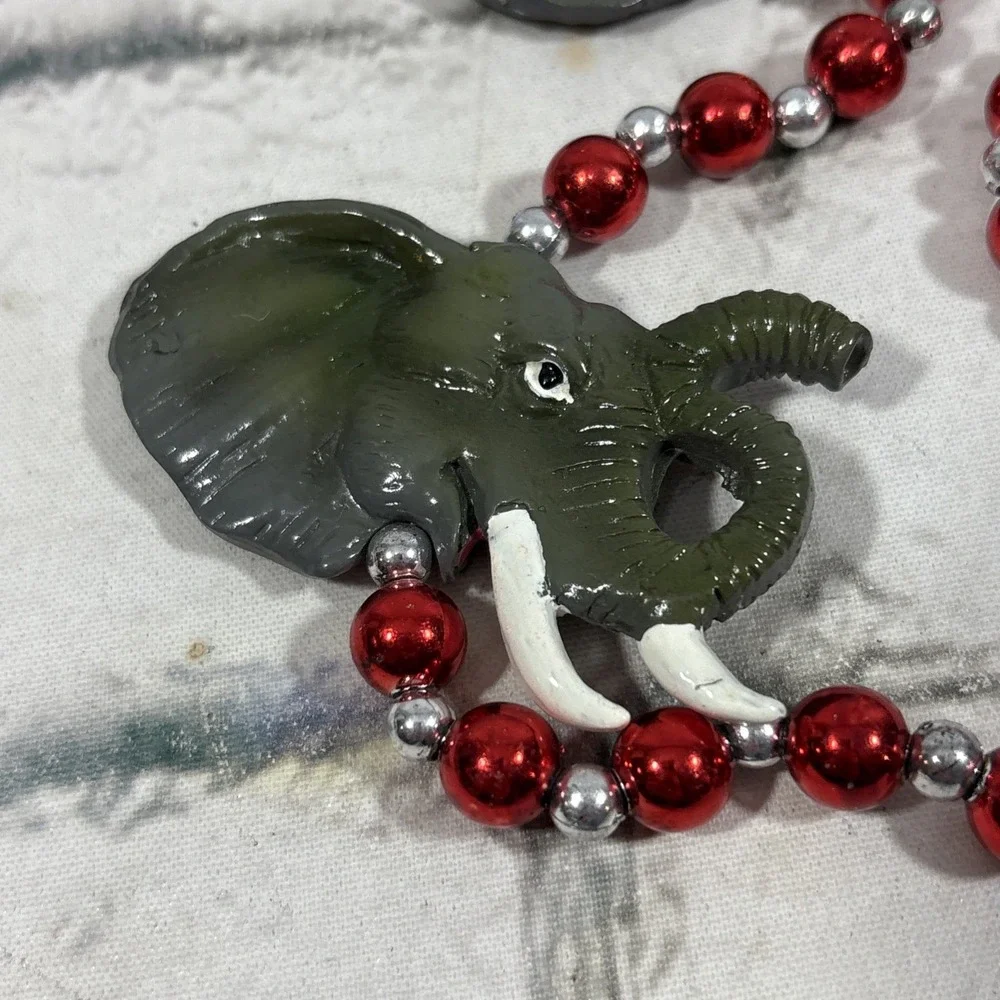 Toomeys Authentic Mardi Gras Party Beads Figural Elephant‎ Beads Red Silver New
